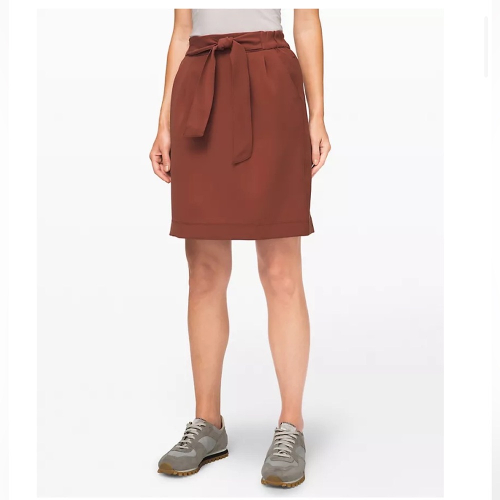 Lululemon Noir Skirt